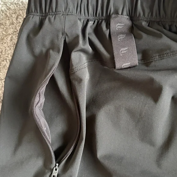 ✨2/$35✨Fabletics•Men’s The One Short 7” | XL | Black - Picture 4 of 6